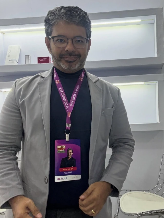 Dr. Wilson Reis em evento profissional